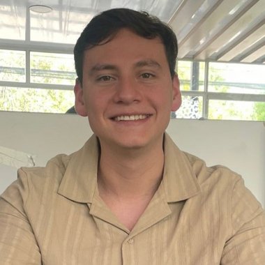 Cedrick U. - Freelance Graphic Designer