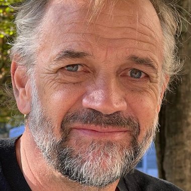 John W. - Freelance Ui Designer