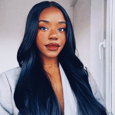 Eliane S. - Freelance Marketer