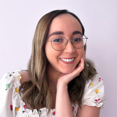 María F. - Freelance Presentation Designer