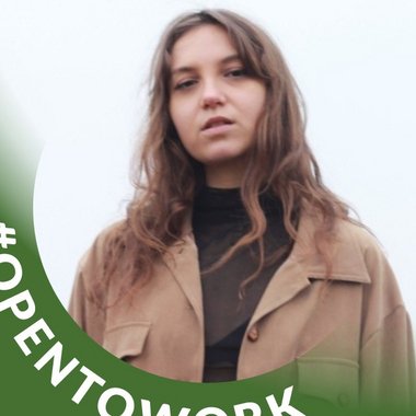 Clementine L. - Freelance Graphic Designer