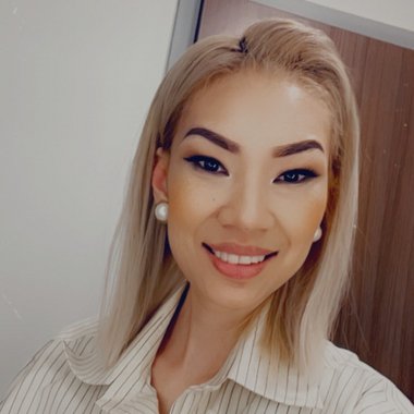 jenlai - Freelance Graphic Designer