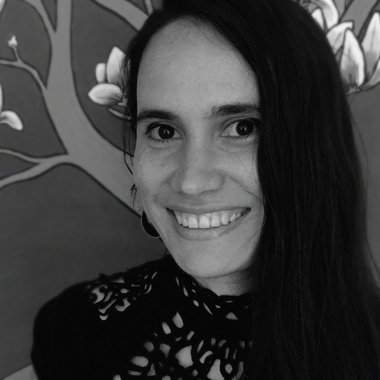 Marcela T. - Freelance Graphic Designer