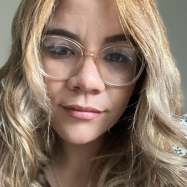Yiliana M. - Freelance Designer