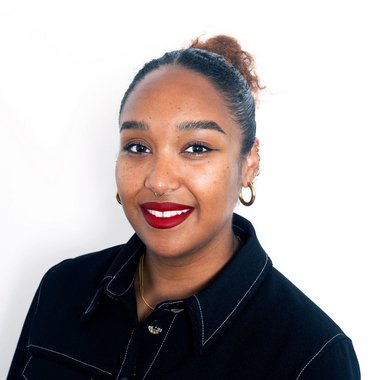 Eva P. - Freelance Graphic Designer