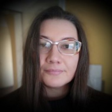 Maya M. - Freelance T Shirt Designer