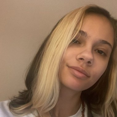 Aleksandra K. - Freelance Set Designer