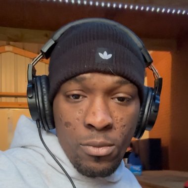 elias - Freelance Mastering Engineer