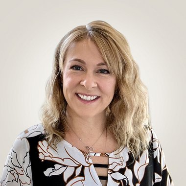 Danielle V. - Freelance Graphic Designer