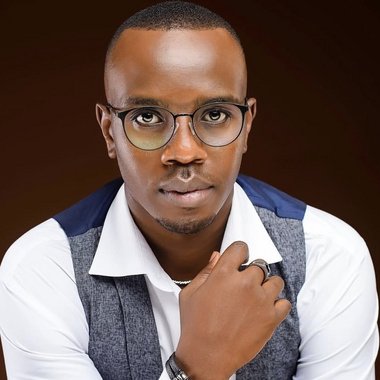 Newton N. - Freelance Brand Designer