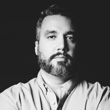 Gabriel V. - Freelance Presentation Designer