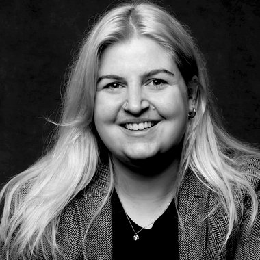 Zoe S. - Freelance Data Visualizer