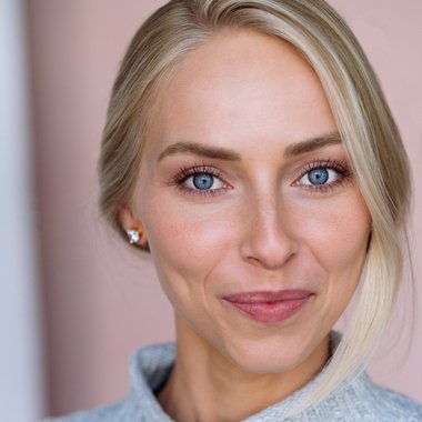 Amber B. - Freelance Voiceover Artist