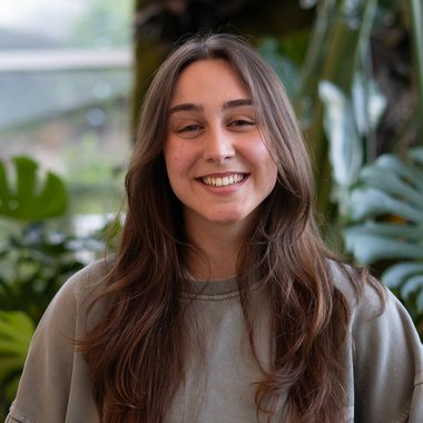 Catarina D. - Freelance Graphic Designer