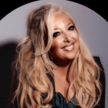 Jennifer S. - Freelance Voiceover Artist