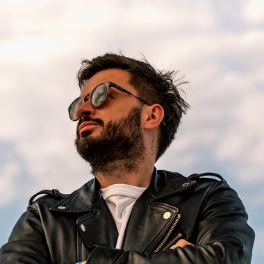 Artur W. - Freelance Brand Designer