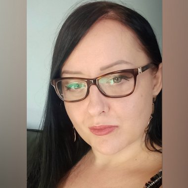 Kat G. - Freelance Voiceover Artist