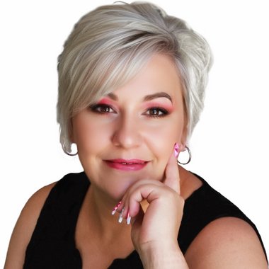 ERICA S. - Freelance Designer