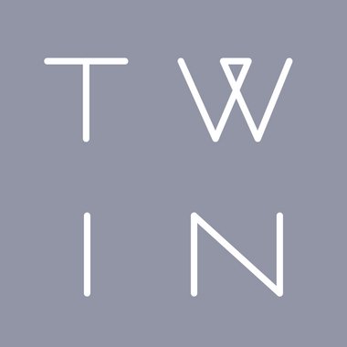 Amy T. - Freelance Pitch Deck Designer