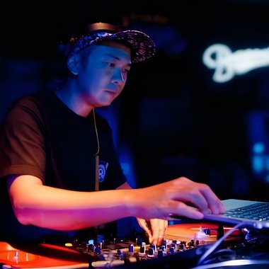 Rough - Freelance Dj