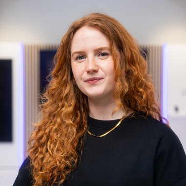 Signe J. - Freelance Graphic Designer