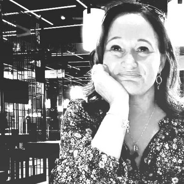 Jacqueline E. - Freelance Graphic Designer