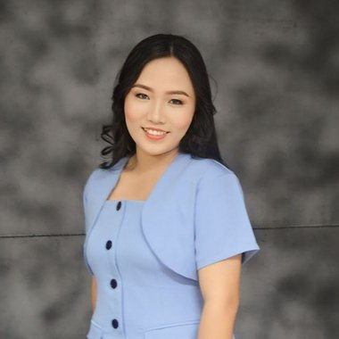 Ellen B. - Freelance Social Media Freelancer