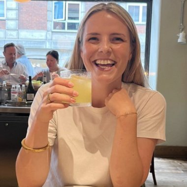 Mia P. - Freelance Brand Designer