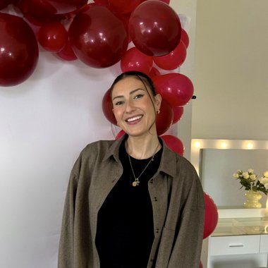 Jade B. - Freelance Content Creator