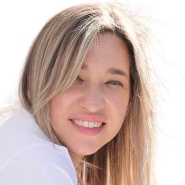 Maxine R. - Freelance Digital Marketer