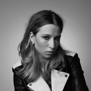 Elisabeth M. - Freelance Designer