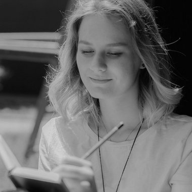 Oleksandra L. - Freelance Presentation Designer