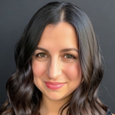 Anna H. - Freelance Social Media Manager