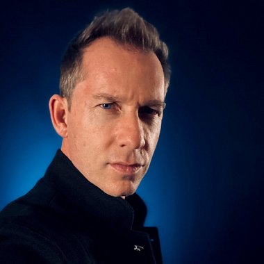 MARK M. - Freelance Video Editor