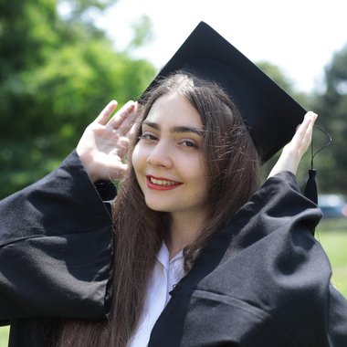 Zehra E. - Freelance Graphic Designer