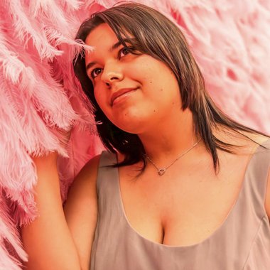 Chloe G. - Freelance Singer