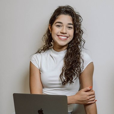 Samara V. - Freelance Graphic Designer