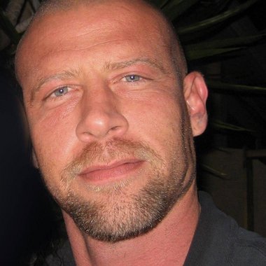 William O. - Freelance Graphic Designer