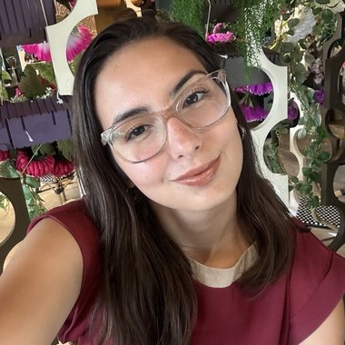 Carmen O. - Freelance Social Media Freelancer