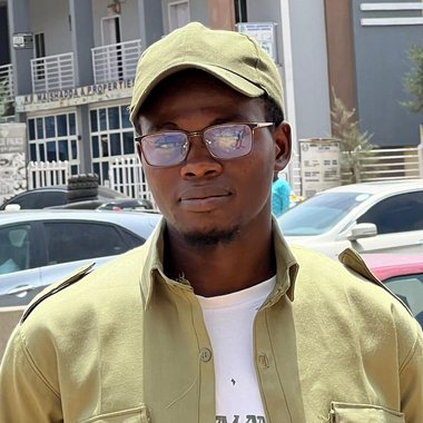 ABDULAZEEM A. - Freelance Graphic Designer