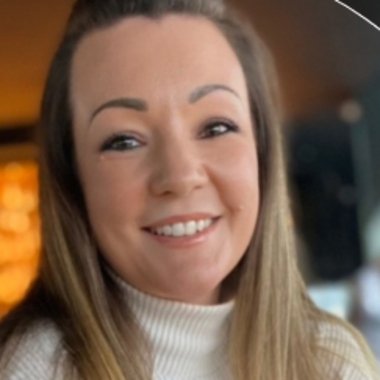 Hannah M. - Freelance Social Media Manager