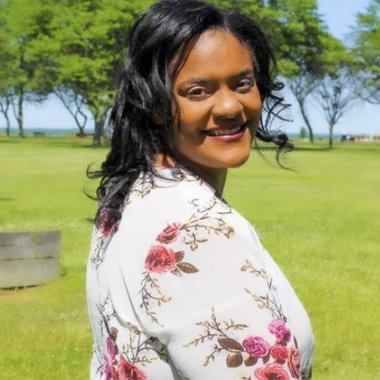 WhitneyDanielle - Freelance Logo Designer