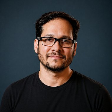 Simon V. - Freelance Video Editor