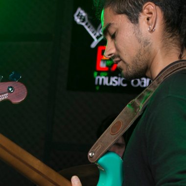 Aaron F. - Freelance Musician