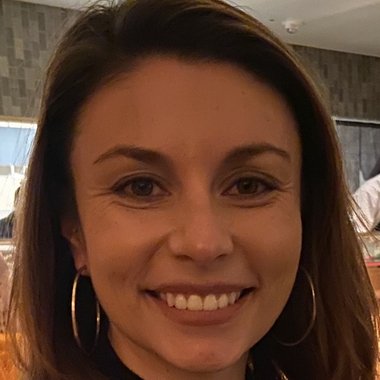 Lauryn M. - Freelance Graphic Designer