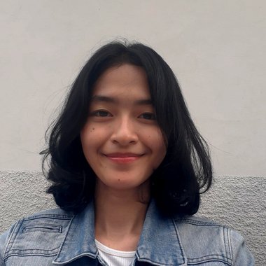 Nia N. - Freelance Web Designer