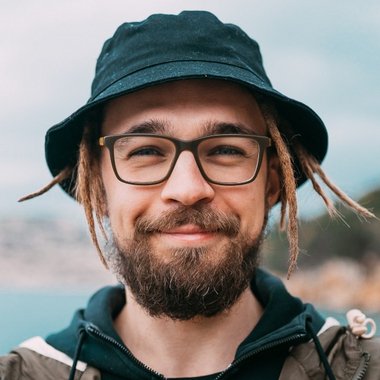 Dmitri L. - Freelance Video Editor