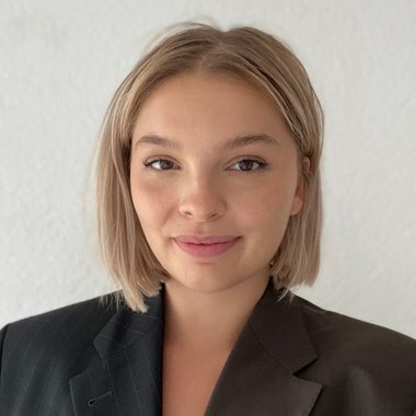 Julia C. - Freelance Social Media Freelancer
