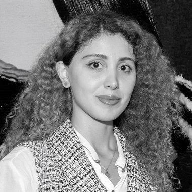 Sayyara M. - Freelance Graphic Designer