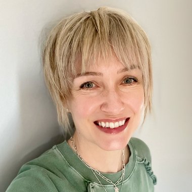 Mandy K. - Freelance Brand Designer